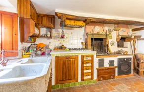 Awesome home in Villa of Piteccio - Image 4