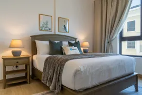 HiGuests - Stylish Waterfront Retreat With Balcony in La Mer - Image 3