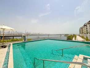 HiGuests - Stylish Waterfront Retreat With Balcony in La Mer - Image 5