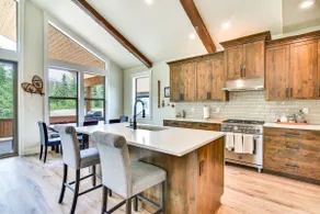 Government Camp Vacation Rental w/ Private Hot Tub - Image 2
