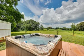 Cozy Tennessee Abode w/ Private Hot Tub & Fire Pit - Image 1