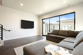 Hideout Haven: Luxe Retreat w/ Lake View & Hot Tub - Image 4