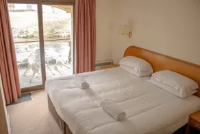 Apartment with river view- Sleeps 4. No Pets - Image 3