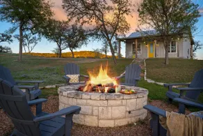 Sunflower Cottage, Hot Tub, Firepit, Sleeps 4! - Image 4
