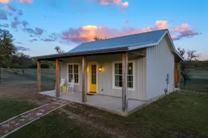 Sunflower Cottage, Hot Tub, Firepit, Sleeps 4! - Image 5