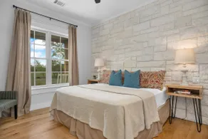 Sunflower Cottage, Hot Tub, Firepit, Sleeps 4! - Image 2