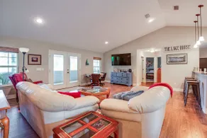 Hawthorne Vacation Rental w/ Access to Cue Lake - Image 4