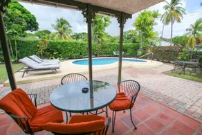 Amazing pool and nearby beach - Bliss - Image 4