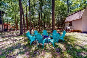 Lake Livingston Hideaway: Peaceful Waterfront Home - Image 2
