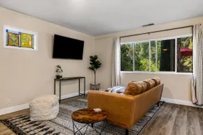 Buckthorn Beauty: Private Hot Tub & Lounge Space - Image 4