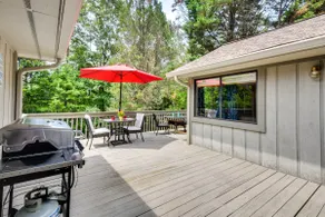 Walk to Lake Keowee: Salem Townhome w/ Deck - Image 3