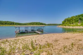 Oakland Oasis: Serene Retreat in the Ozarks - Image 2