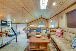 Private Dock: Lakefront Family Home in Outing - Image 4