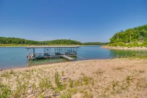 Lakefront Bull Shoals Cabin Rental: Pets Welcome! - Image 3