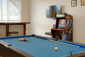 Family Beach House with Games Room |Two Salty Dogs - Image 4