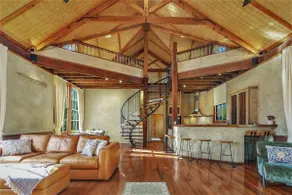 Echuca Riverfront Holiday Home with private pontoo - Image 5