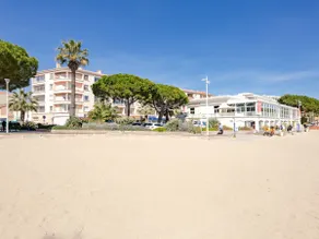 Les Dauphins - Image 5