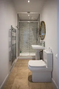 Apartment-Apartment-Private Bathroom with - Image 3