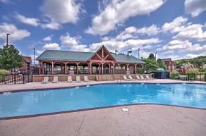 T Time Getaway - Overlooking Golf Views! - Image 5