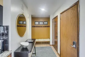 Updated Plymouth Home ~ 5 Mi to Road America! - Image 4