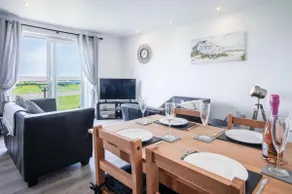 Beach View - 2 Bedroom Apartment - Llanelli - Image 4