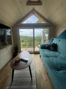 Chalet-Ensuite with bath and shower-Woodland view - Image 3