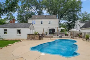 Spacious Oasis on Monument Ave | Pool NOW OPEN - Image 5