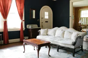 Comfortable 3BR Stay | Near Riverwalk Stadium - Image 5
