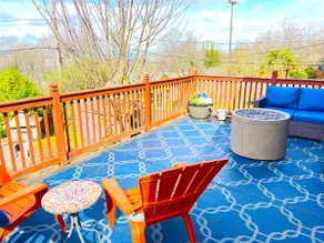 Cute Cottage with Hot Tub near Stadiums - Image 5