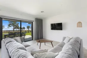 No 1 Marine Cove - Lake Views - Image 4