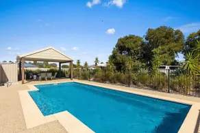 No 1 Marine Cove - Lake Views - Image 2
