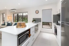 2BR 2bath townhouse in Garran - Image 3