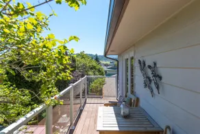 Wild Rose: Spacious 2+BR, Close to Downtown - Image 5