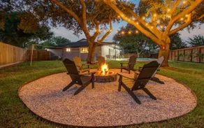 Friendswood Getaway - 5 Bedrooms + Pool + Patio - Image 2