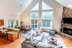 Upscale and Family-Friendly in Wintergreen - Image 4