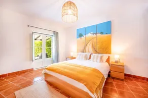 Refreshing poolside escape in Ponte de Sor - Image 5