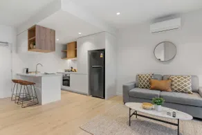 Southbank 1-Bed Resort with Study, Pool and Gym - Image 5