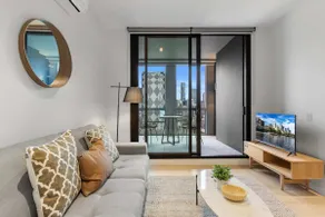 Southbank 1-Bed Resort with Study, Pool and Gym - Image 3
