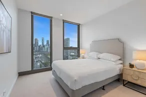 Southbank 1-Bed Resort with Study, Pool and Gym - Image 2