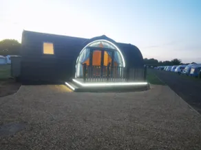 Side Entry Pod 4 (no pets allowed) - Image 4