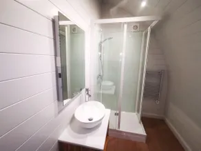 Side Entry Pod 4 (no pets allowed) - Image 3
