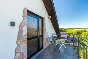 Hillside oasis - Image 3