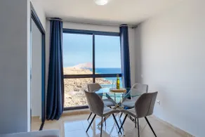 Stunning sea view in Los Abrigos - Image 4