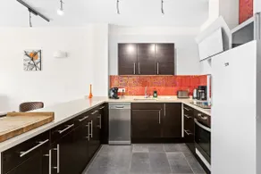 Modern Canal View Apartment with Terrace (5) - Image 4