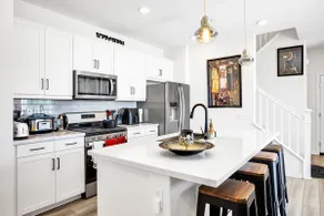 Charming Home Near Six Flags - Image 3
