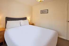 Host & Stay - Pearl Street - Image 3