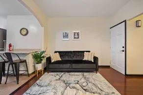 Beautiful 3 bedroom Near Subway! - Image 2