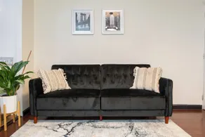 Beautiful 3 bedroom Near Subway! - Image 4