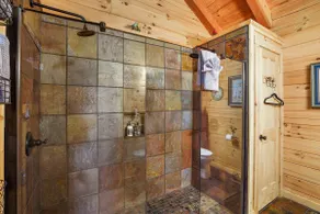 Lovebirds Landing | Hocking Hills, Couples Cabin - Image 4