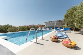 Villa Alba Spacious home by the sea - Image 2
